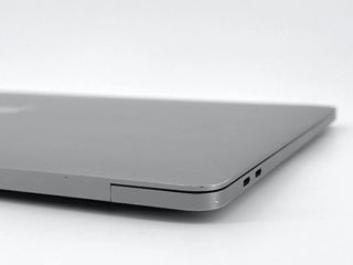 MacBook Pro 15" (2017) Intel Core i7 2.8GHz 4 núcleos - SSD 512GB - 16GB RAM - Gris Espacial