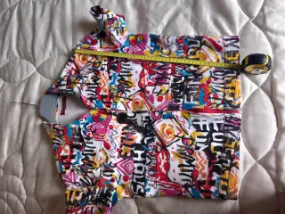 Giubbino graffiti maniche corte