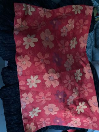 Ropa de camilla chenilla beige y negra