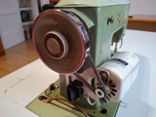 Máquina de coser Alfa Mod 104