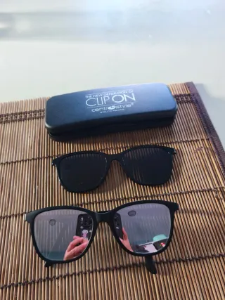 Gafas de sol clip-on negras y espejo