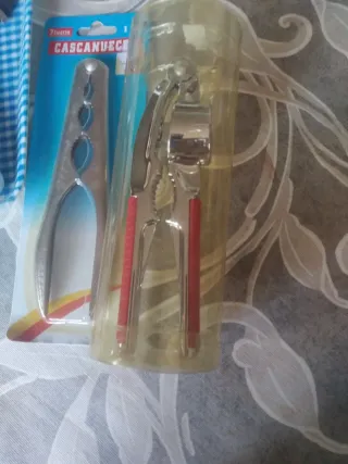 Lote Utensilios Cocina: Abridores y Cascanueces