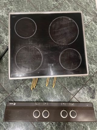 Vitrocerámica Fagor con mandos