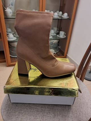 Stivaletti donna tacco largo