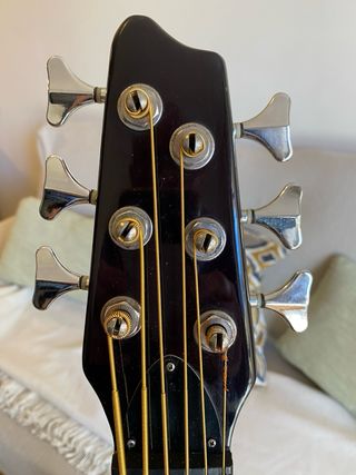 Bajo 6 cuerdas Harley Benton