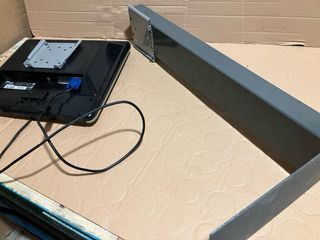 Pantalla AOC Plata/Negra con soporte