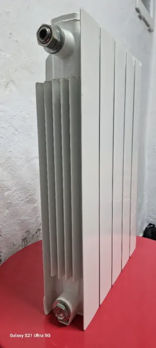 Radiador pequeño blanco