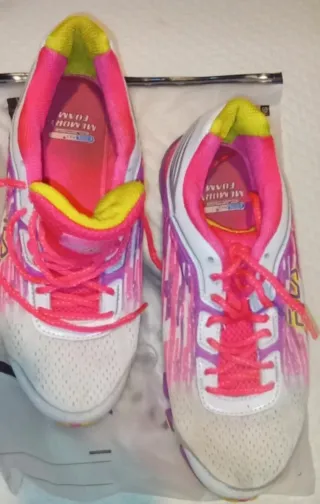 Zapatillas deportivas Fila rosas y moradas