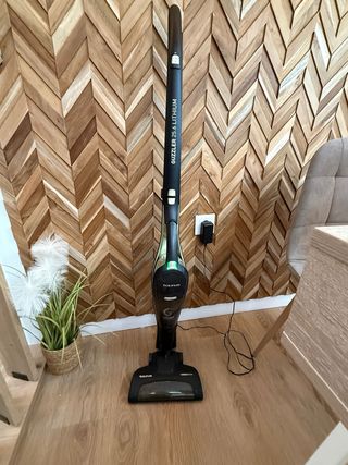 Aspiradora Taurus Guzzler 25.6V