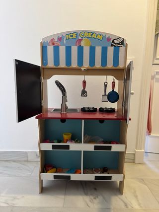 Heladería y Cocinita de Madera