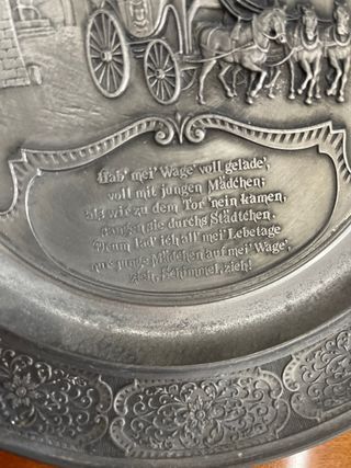 Plato decorativo alemán de zinc