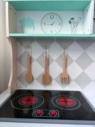 Cocinita de madera para niños y de regalo comida