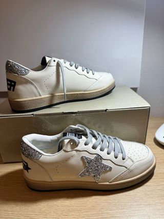 Golden Goose Sneakers Blancas y Plateadas