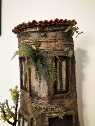 Tegola decorata a mano