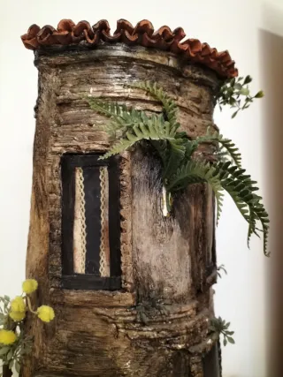 Tegola decorata a mano