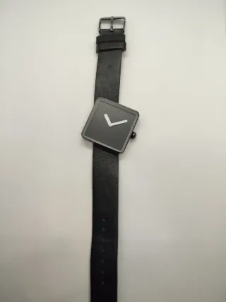 Relógio Quadrado Preto Minimalista