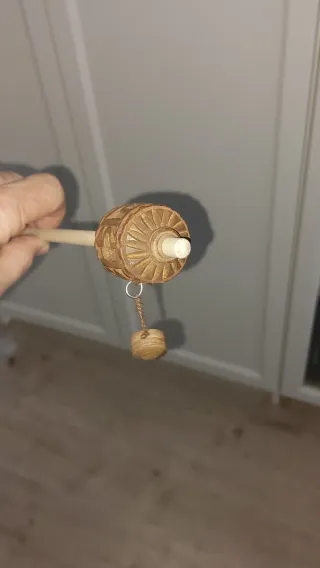 Rueda de oración tibetana madera