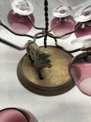 Suporte Vintage C/ Leão e Taças Roxo