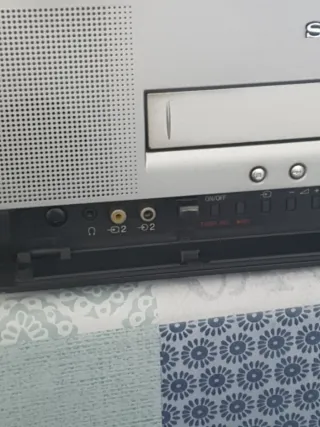 TV Trinitron con VHS