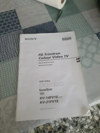 TV Trinitron con VHS