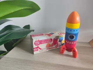 Cohete de madera puzzle construcción