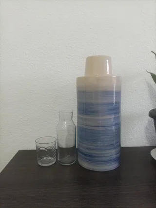 Jarrón grande cerámica y jarrón pequeño cristal