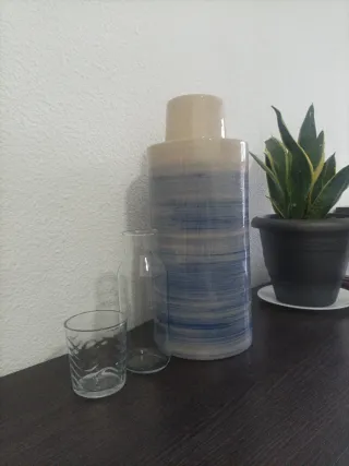 Jarrón grande cerámica y jarrón pequeño cristal