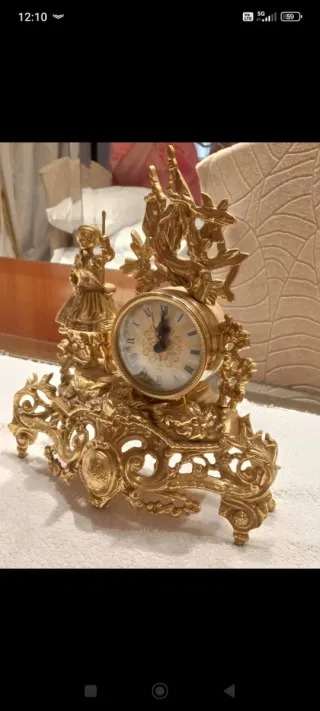 Reloj de sobremesa antiguo dorado