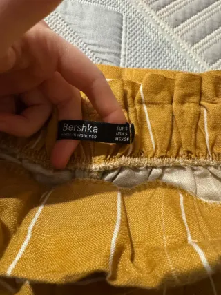 Pantalón corto mostaza a rayas