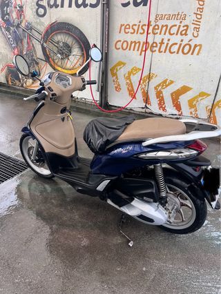 Piaggio Liberty 125 Scooter Azul