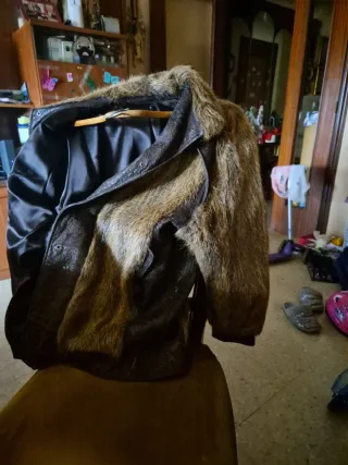 Abrigo de piel marrón