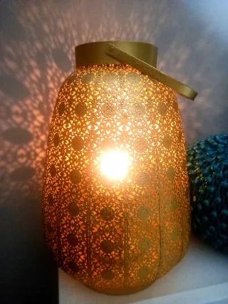 Farol metal troquelado con vidrio para vela 39.95e