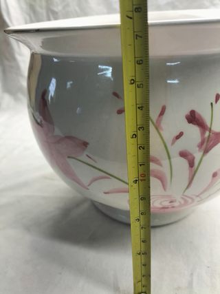 Cachepot em faiança com flores