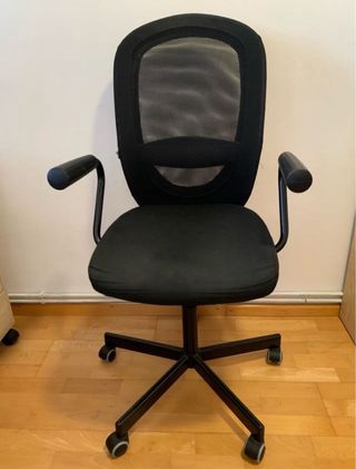 Silla de oficina negra