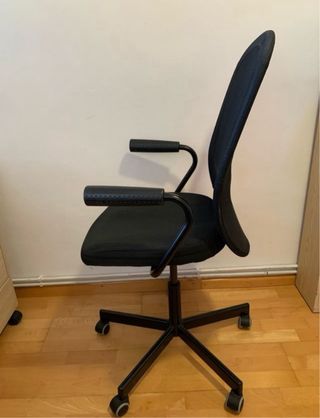 Silla de oficina negra