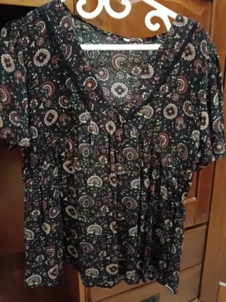 Blusa estampada floral talla M