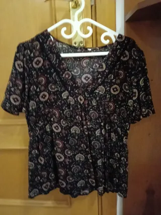 Blusa estampada floral talla M