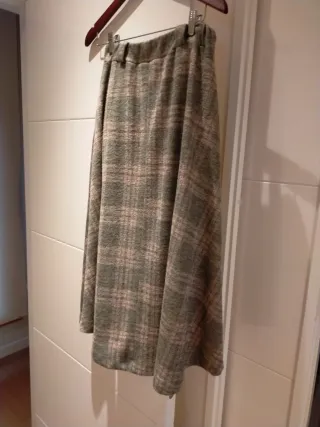Falda midi cuadros verde y beige