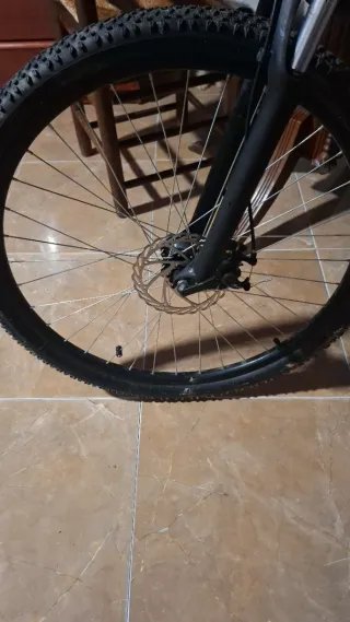 Bicicleta Discovery Adventures Negra