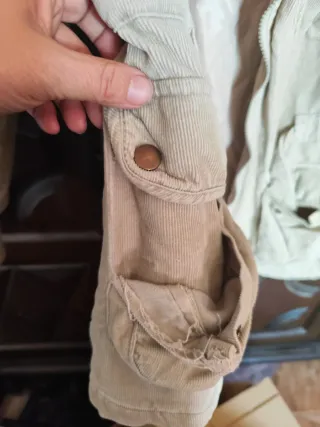 Chaqueta Beige De pana,con puños y cuello de lana