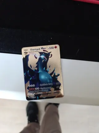 Carta Pokémon Charizard VMAX Dorada
