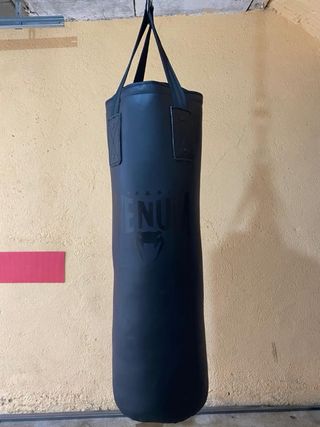 Saco de boxeo Venum negro