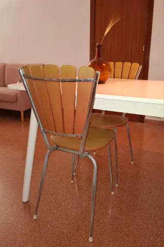 2 Sillas Vintage Respaldo Pétalos