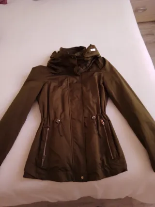 Chaqueta Zara Verde Militar Talla XS