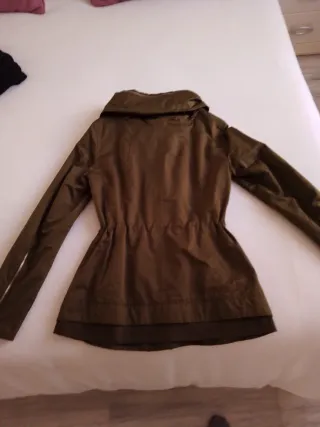 Chaqueta Zara Verde Militar Talla XS