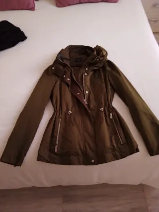 Chaqueta Zara Verde Militar Talla XS