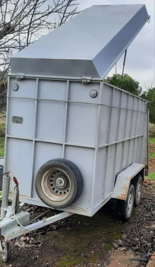 Remolque cerrado doble eje