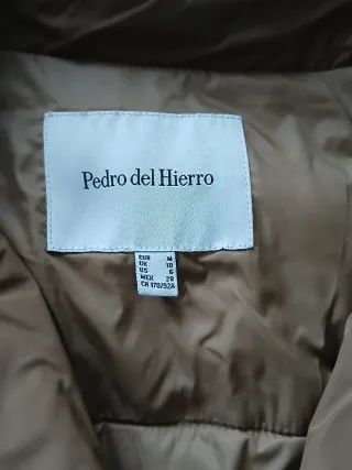 Plumífero largo color café con leche con cinturón