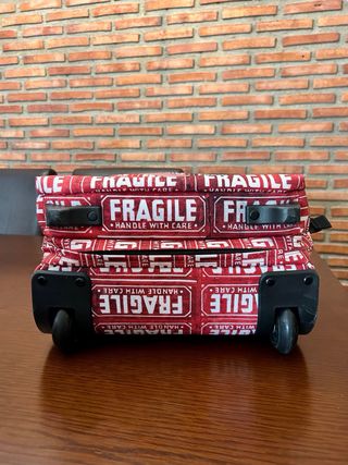 Maleta Cabina Eastpak Andy Warhol Roja