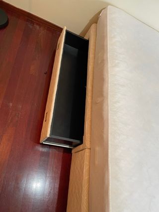 Canapé tapizado y colchón 1,50m x 1,90m